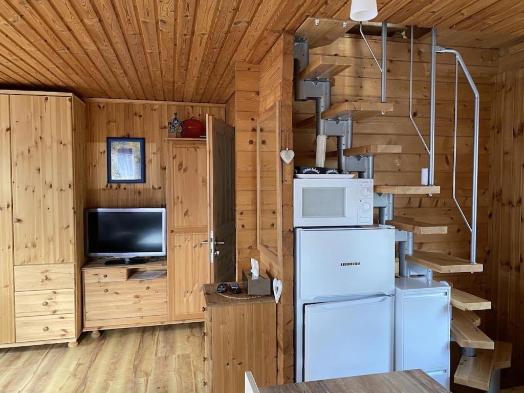 Holzhaus Mit Direktem Wasserzugang In Berlin-Koepenick Экстерьер фото
